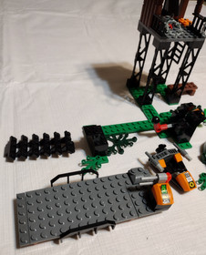 Lego Agents 8632 - Swamp Raid w/ Instructions (Incomplete Set) No Figures