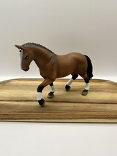 Schleich Figur Hannoveraner Stute (Dressur), gehend / 13296 – Original