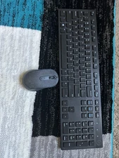 Dell Inspiron 3275 All In One Touch Screen 21.5” Desktop (Excellent Condition)