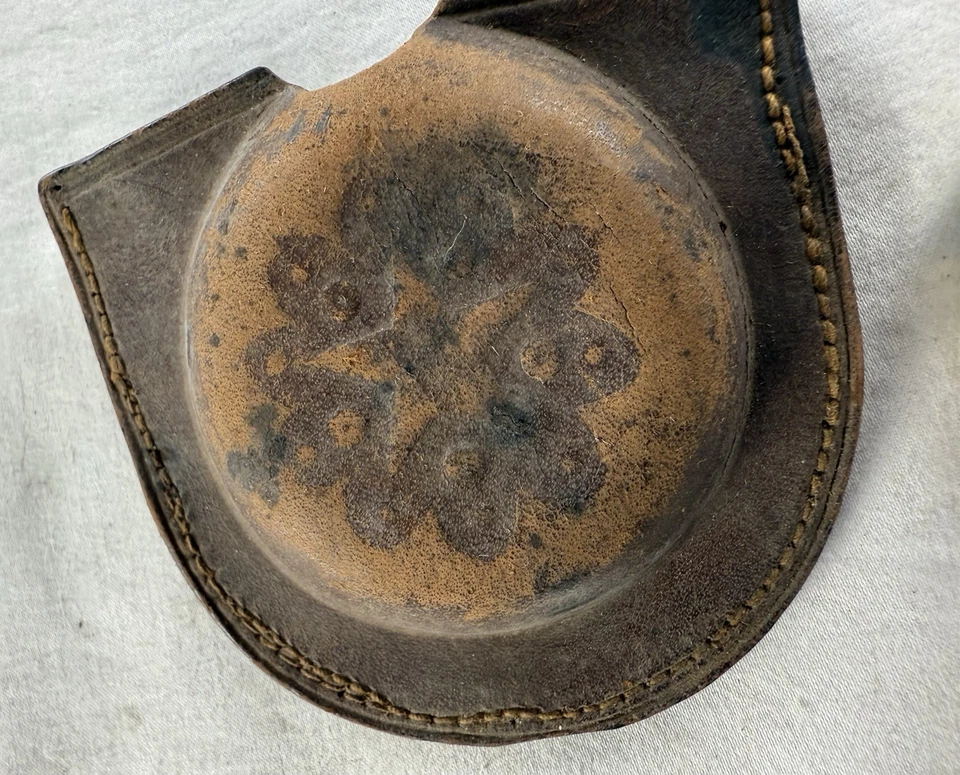 ANTIGUA BRÚJULA DE LA SEGUNDA GUERRA MUNDIAL EN LATÓN + ESTUCHE de cuero con FLECHA DE MARCA MARRÓN RARA GUC Foto 4 de 4