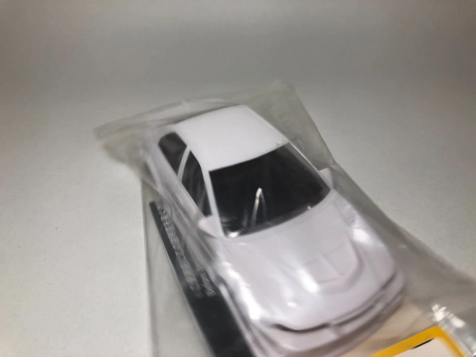 KYOSHO Mini-z MITSUBISHI LANCER Evolution VI White Body Set (Non Decolation) - Image 2 of 4