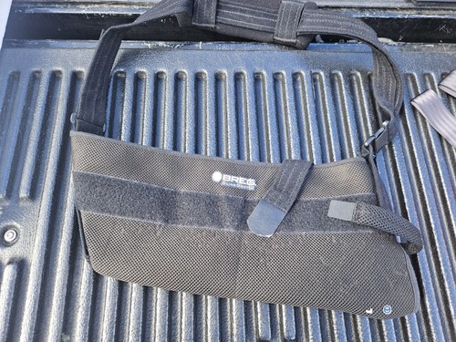 BREG Slingshot 2 Arm Shoulder Sling Support Size - SLING ONLY - Black - 第 1/3 張圖片