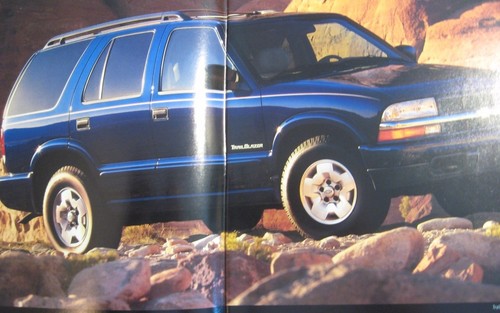 2000 Chevrolet Chevy Blazer Truck Sales Brochure LS LT ZR2 TBZ, Original Xlnt - Picture 2 of 4
