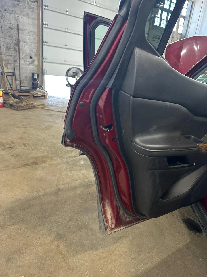 Used Rear Left Door Assembly Rear Side fits: 2018 Gmc Acadia Rear Left Grade B Foto 3 de 4