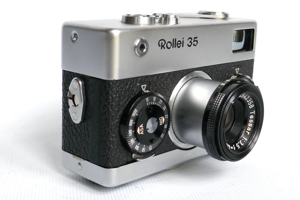 ROLLIE 35 camera (Made in Germany) Mint condition and tested - Image 3 of 4
