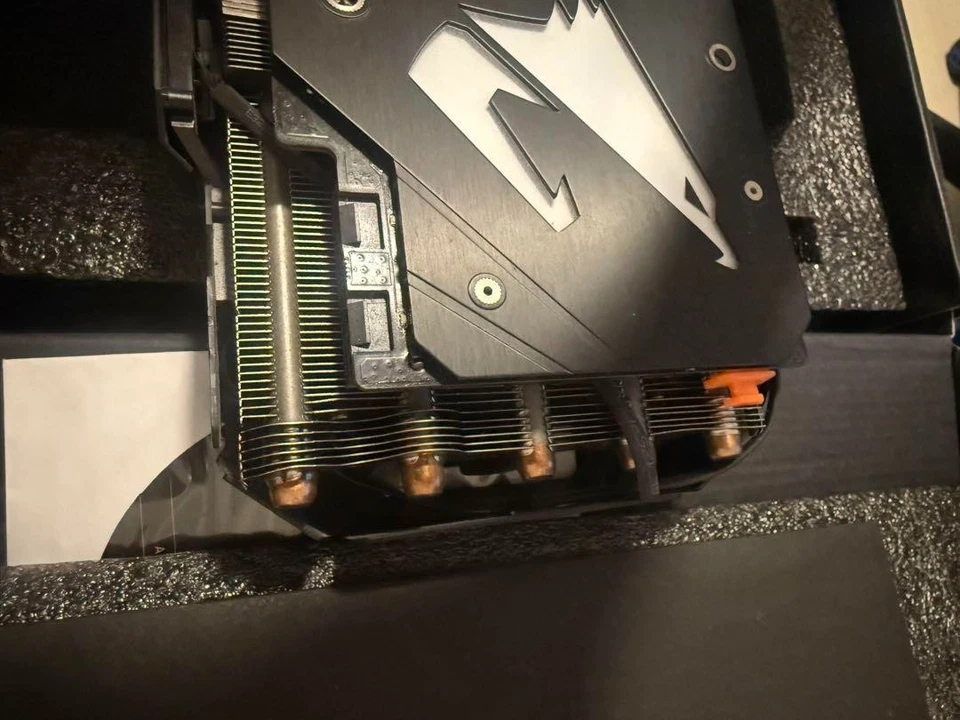 Gigabyte AORUS GTX 1080 Ti 11GB GDDR5X Graphics Card GV-N108TAORUS-11GD Used - Image 4 of 4