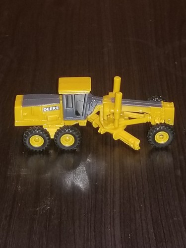 Ertl Deere 3367 WY00 Road Grader Construction - Picture 3 of 6