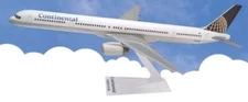 FLIGHT MINATURE (LP6046) CONTINENTAL 757-300 1:200 SCALE MODEL W/DISPLAY STAND