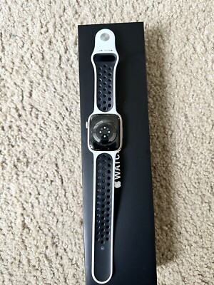 Apple Watch Nike Series 7 45mm Starlight Aluminum Case with Apple Watch Nike Series 7 45mm Starlight Aluminum Case with