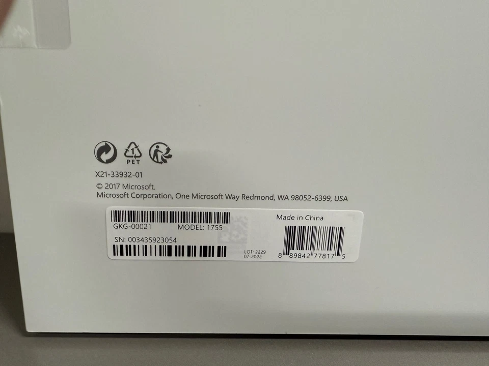 NEW Microsoft Surface Pro Type Cover GKG-00021 Bilingual FRENCH W/Fingerprint - image 3 of 3