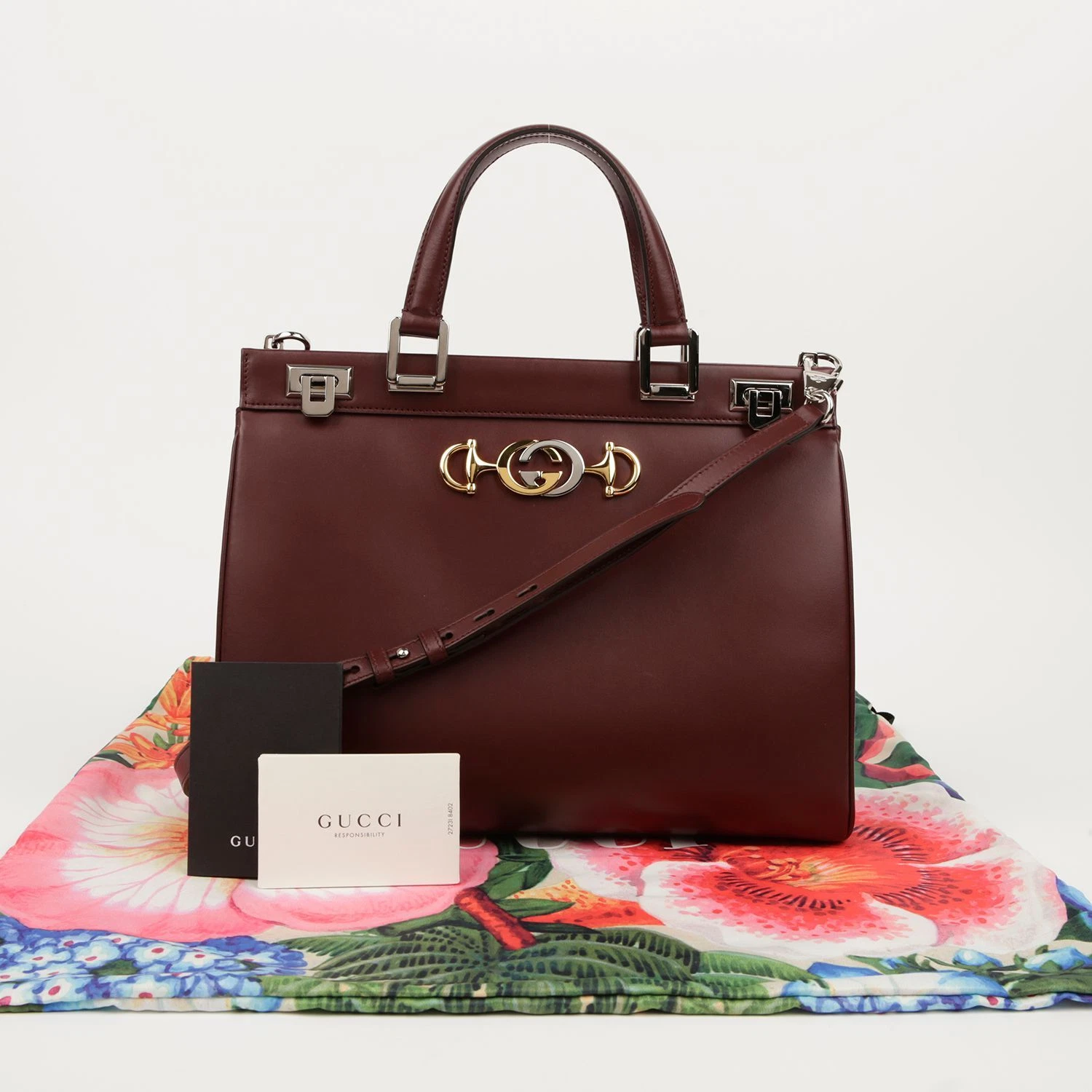 Sac fourre tout bandoulière Gucci Jumi moyen poignée supérieure 564714 76641395