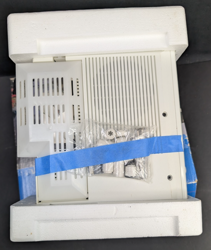 RADIO AM/FM Spacemaker GE, reloj de luz, toma de corriente 7-4232, debajo del gabinete - Imagen 7 de 11