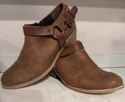 Very Volatile Brown Leather Ankle Bootie Buckle Zipper Round Toe Size 7
