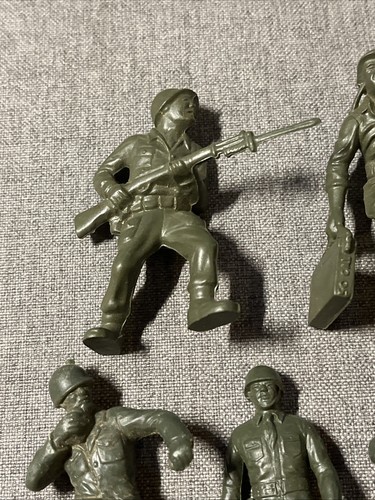 LOT of 5 Vintage Green Plastic Army Men 2.5” Used - Picture 3 of 7