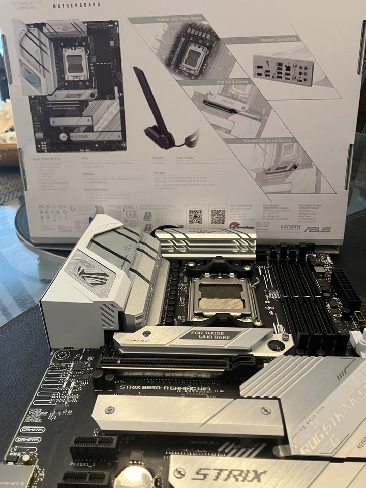 ASUS ROG STRIX AMD B650-A GAMING WIFI MOTHERBOARD AM5 Packet Gen5 M.2 Bent Pins - Image 4 of 4