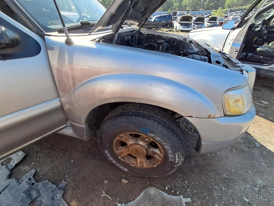 Used A/C Condenser fits: 2003 Ford Explorer integral AC 6 cylinder 2 Dr Sport pa - Image 4 of 4