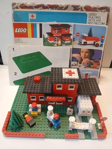 LEGO Hospital Set #555 1976 w/ Instructions - Missing Flag