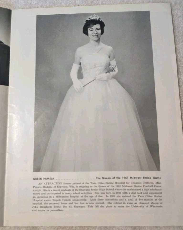 1961 NFL Game Program Chicago Bears @ Green Bay Packers, August 26, 1961 - Image 2 of 4