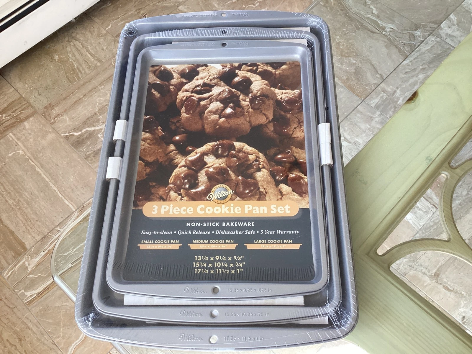 Wilton Non-Stick 3 Piece Cookie Pan Set Sheet - SAME DAY SHIPPING 2 Day Delivery
Opens in a new wind