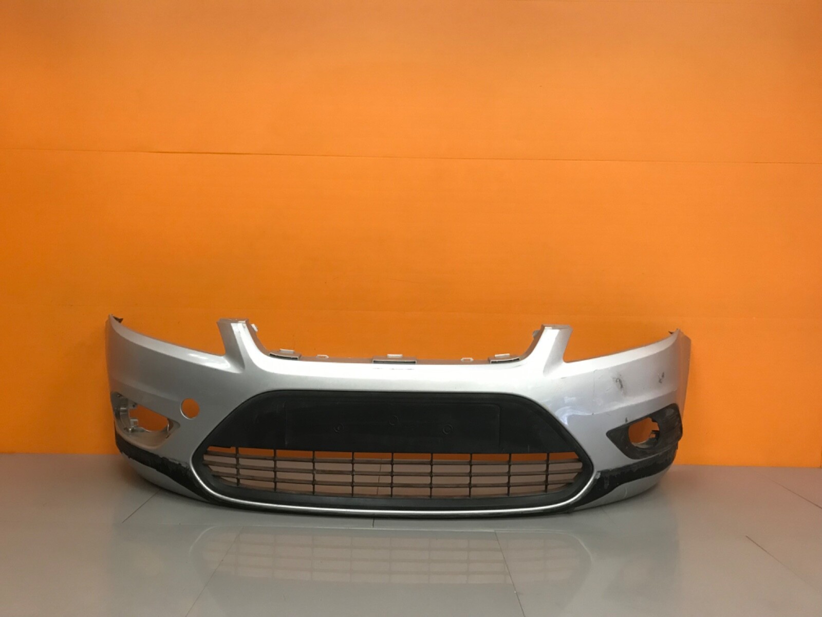 +Ford focus 2008-12 genuine front bumper each - Image 2