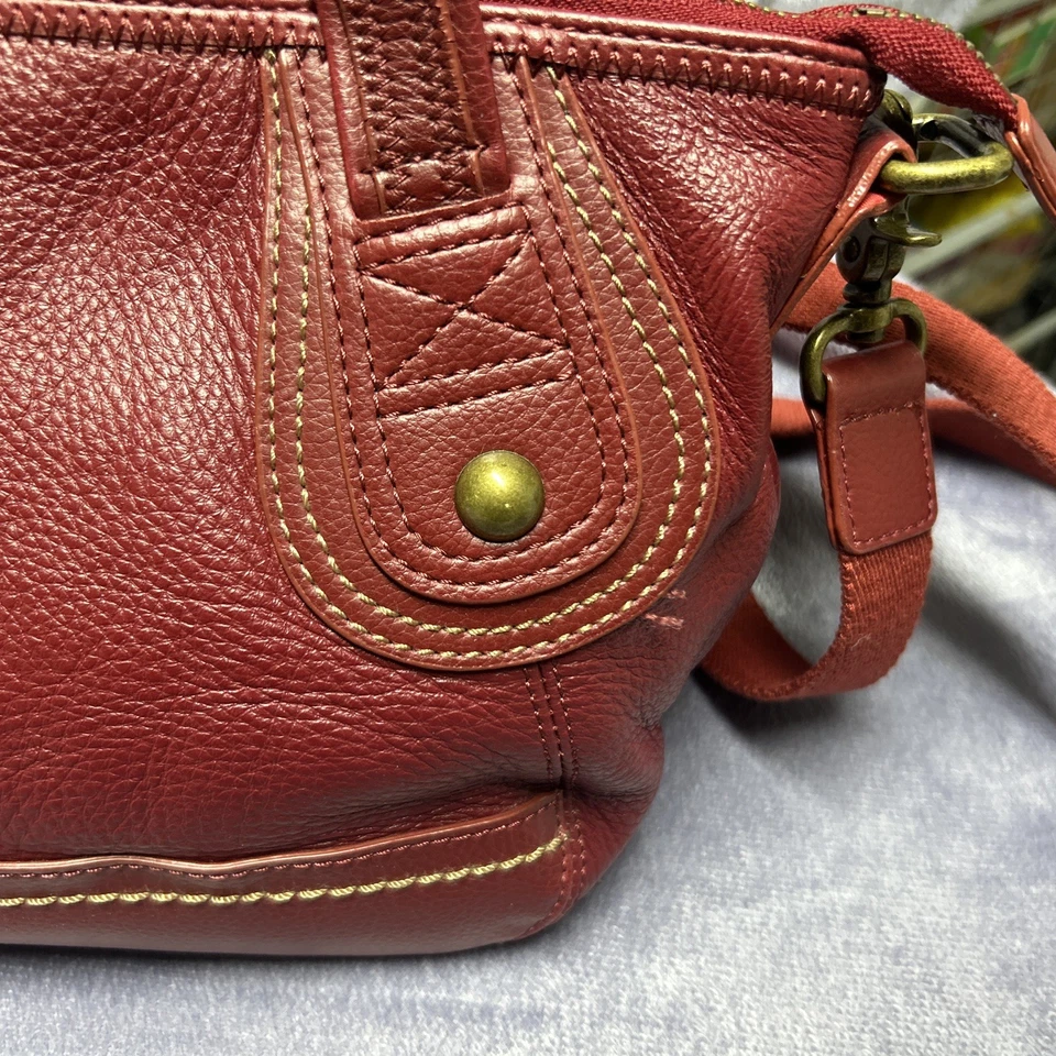 The Sak Iris bolsa tote de compras de couro seixo vermelho com alça de ombro removível. - Imagem 2 de 4