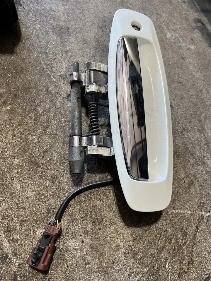 Infiniti G35 2005 06 sedán lado izquierdo ext. MONTAJE MANIJA PUERTA A1072 Foto 2 de 4