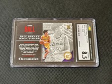 2017-18 Panini Chronicles Lonzo Ball #129 Holo Gold 1/1 RC Rookie CGC 8.5 VH83