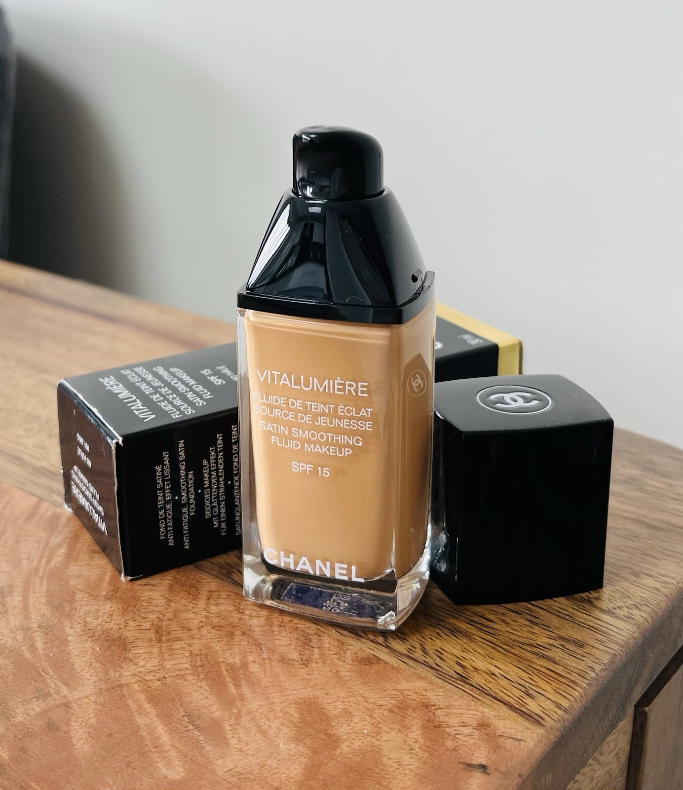 ✨ Chanel Vitalumière SPF 15  Satin Smoothing Fluid 60 HÂLÉ | DISCONTINUED 🔥
