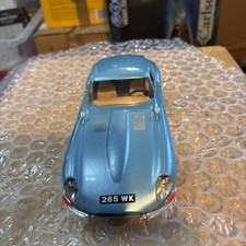 BURAGO 1/18 JAGUAR E 1961