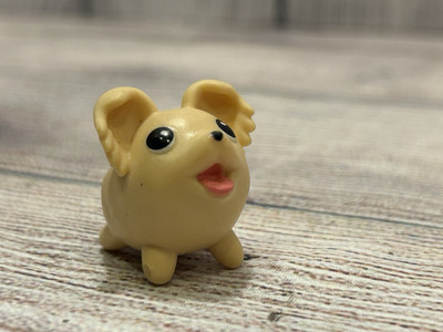 Chubby Puppies Tan Puppy Mini Figure 1'' (One Inch)