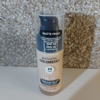 Revlon Colorstay Foundation Mischhaut fettige oder normale trockene Haut 110 Elfenbein