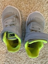 Nike Kids Flex Runner Shoes Size 5C Gray/Volt Stars Pattern