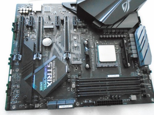 ASUS ROG STRIX B450-F GAMING II AM4 Motherboard Combo & RYZEN 7 2700X 3.7-4.3GHz - Bild 9 von 17