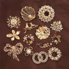 Vintage Pearl Brooch Pin Badge Brooch Jewelry Women Party Corsage Accessories