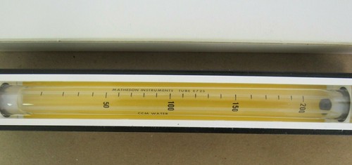 MATHESON FLOW METER GAGE MODEL FM-1050 P/N E1-4Y101-E725 TUBE E725 0-200SCFH - Picture 4 of 6