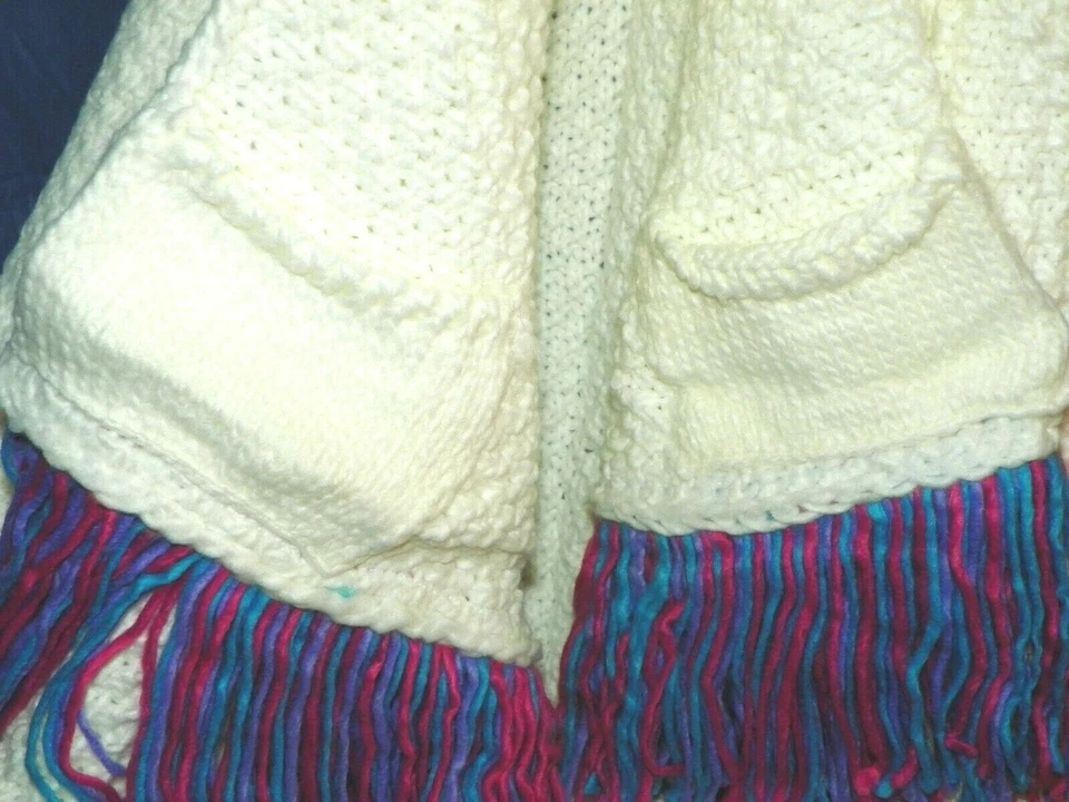 MANTA DE VIAJE CON CAPUCHA SKOLOO UNICORNIO PORTÁTIL ADOLESCENTE/ADULTO LG BLANCA BL ROSA Foto 4 de 4