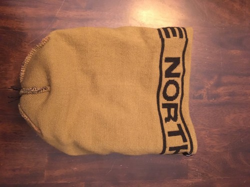 The North face toque. Camouflage design, Kids size Large - Picture 7 of 11
