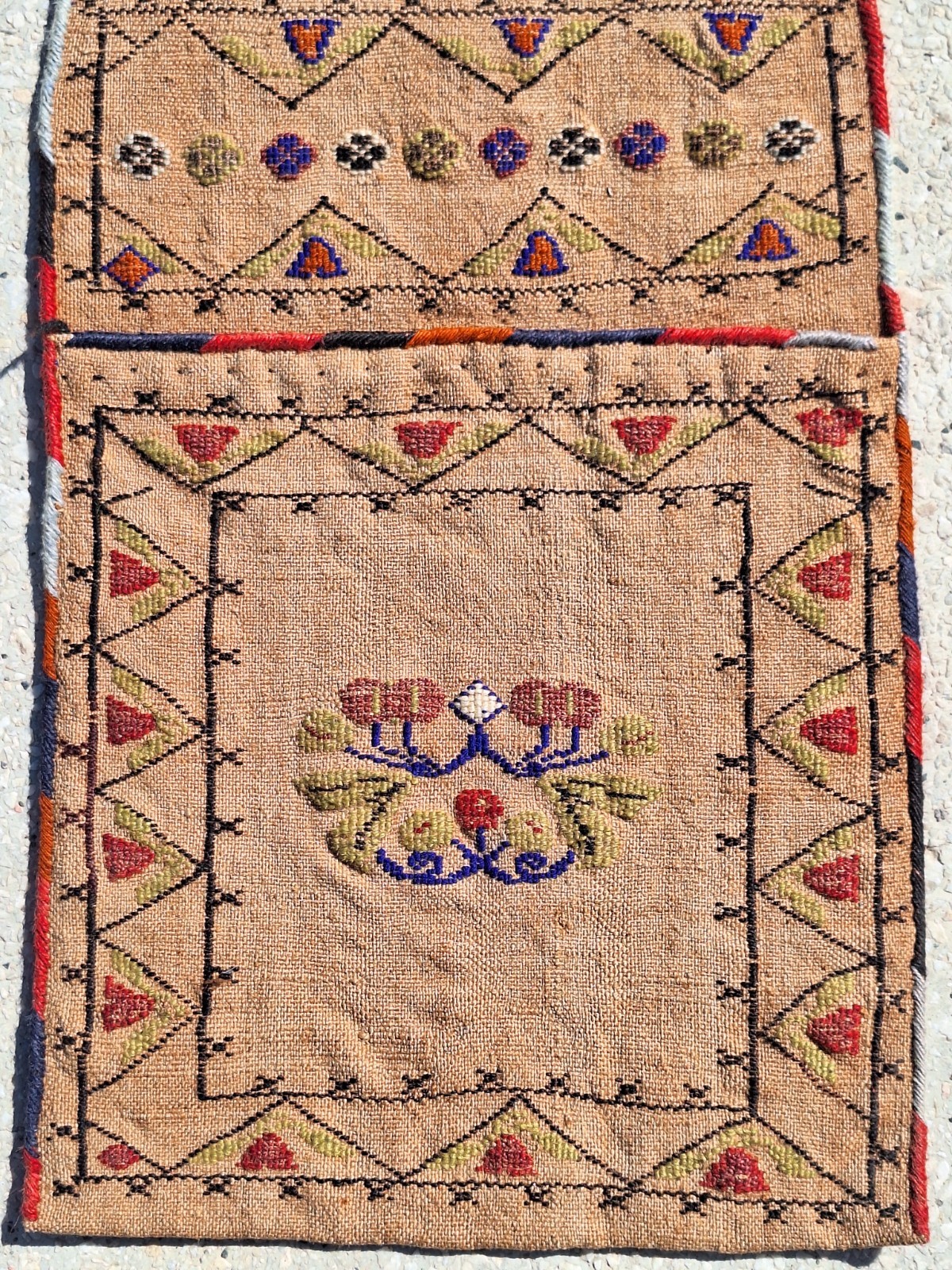 Alforja Anatolia hecha a mano, hecha a mano por mujeres nómadas, Kilim bordado vintage