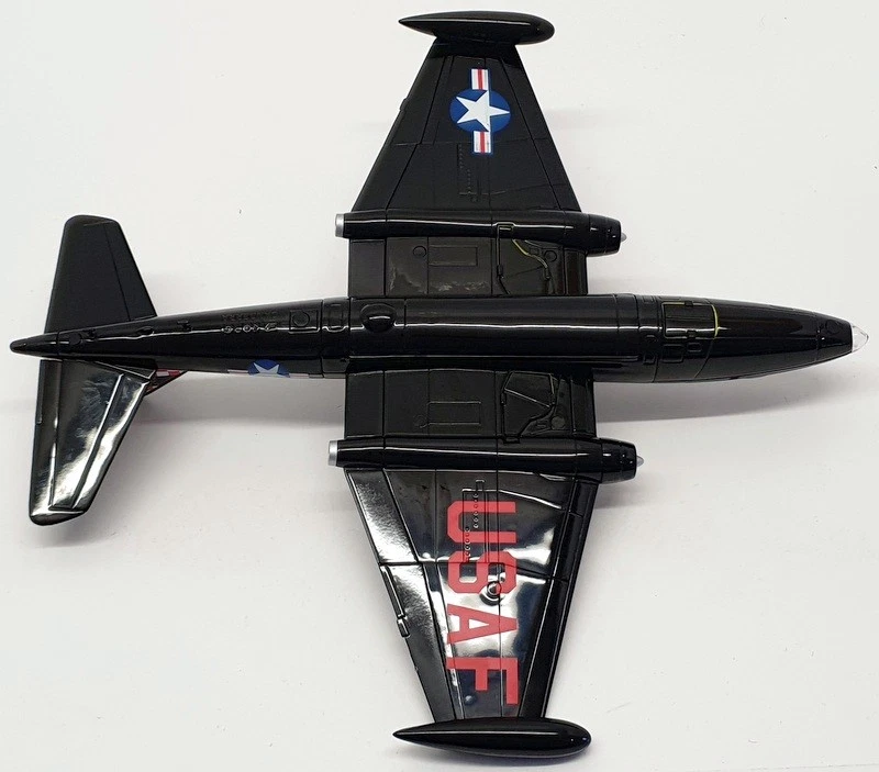 Corgi 1/72 Scale Model Aircraft AA34702 - Martin RB-57A #363 TRW S.Carolina 1964 - Image 4 of 4