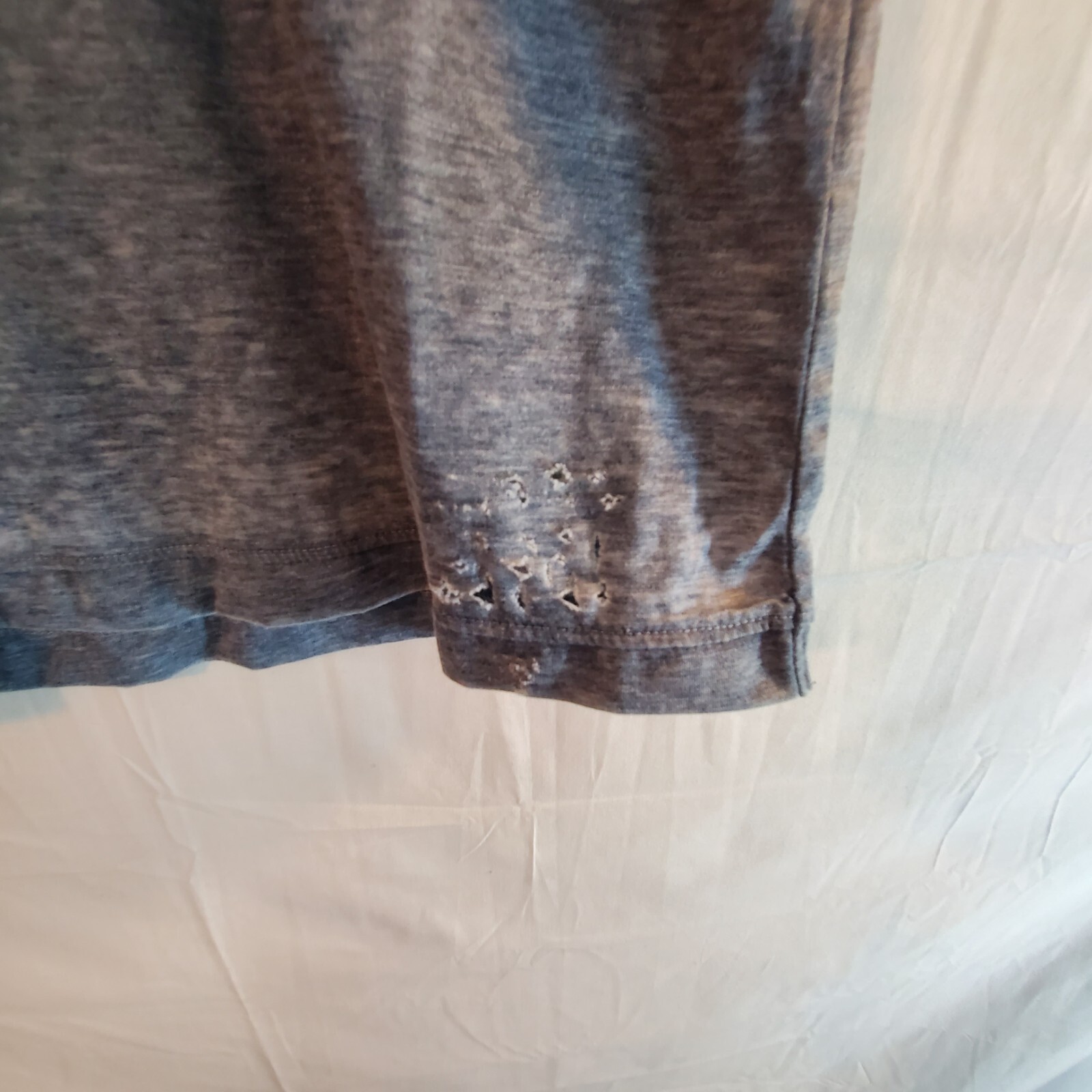 MOUCHETTE Women's Medium Shredded Boyfriend Tee Gray Short Sleeve Shirt