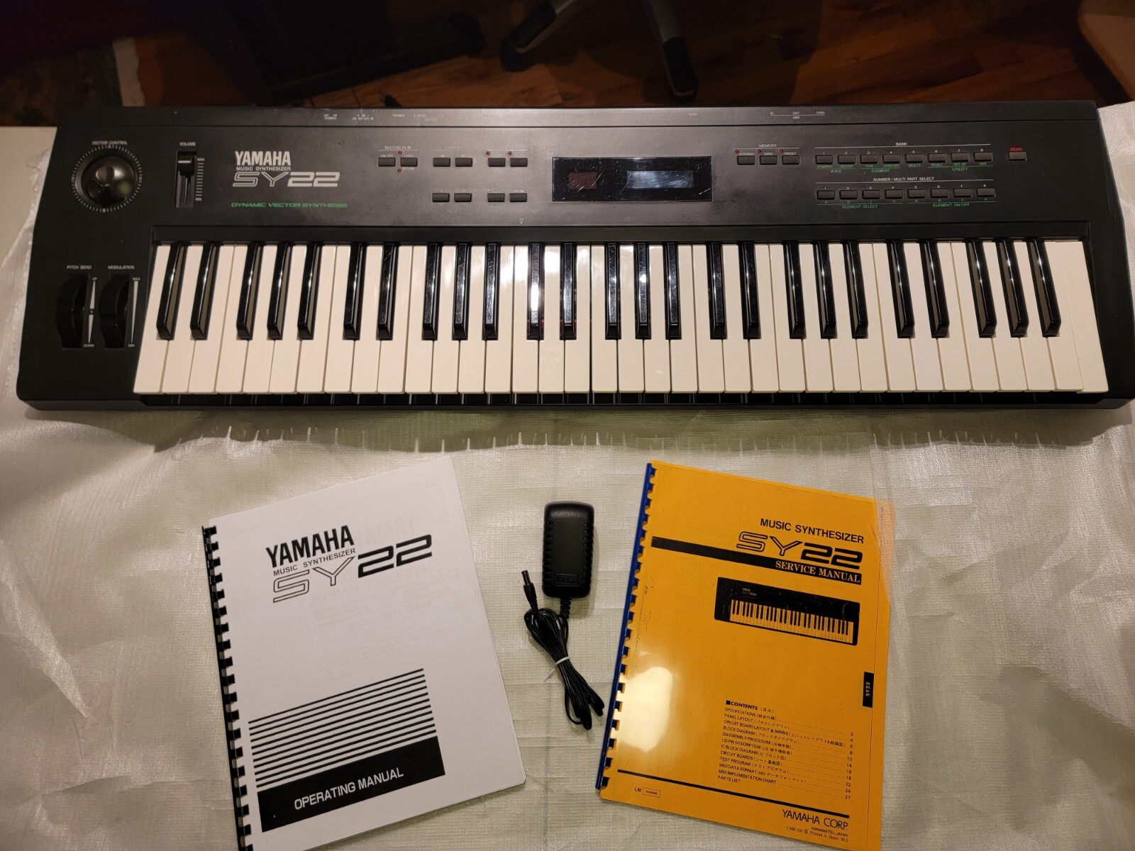 Yamaha SY22 (like TG33) Vector Synthesizer Synth Keyboard w/ new LCD