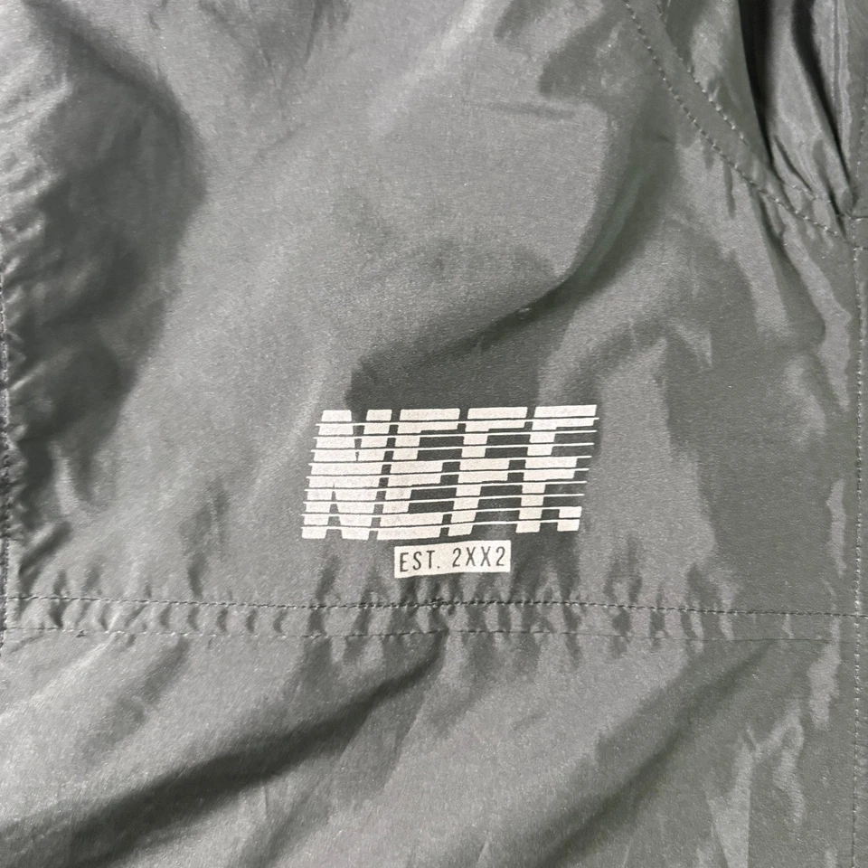 Chaqueta cortavientos Neff multicolor estampado de llama cremallera completa ligera para hombre Foto 4 de 4