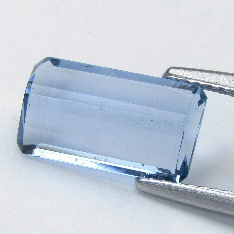 Piedra preciosa suelta de fluorita natural de 3,66 quilates 12,2 x 7,2 x 4,3 mm corte esmeralda de Brasil Foto 3 de 4