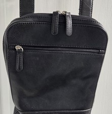 FOSSIL BLACK LEATHER COURIER CROSSBODY UNISEX BAG - GENTLY USED, GOOD CONDITION 