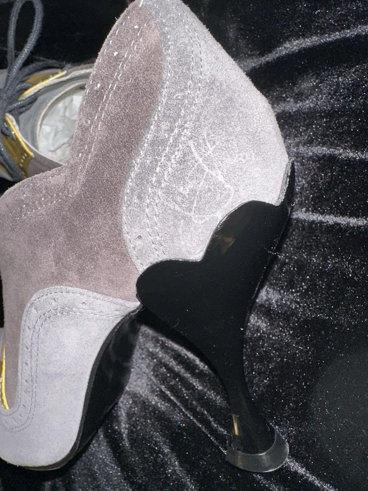 Tacones Mary Jane John Fluevog Listen Up amarillos/grises vintage de gamuza con cordones, talla 8 Foto 2 de 4