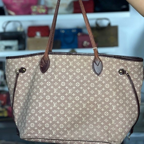 As Seen on Screen eBay Live Louis Vuitton #022