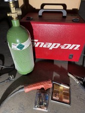 GREAT CONDITION SNAP-ON MIG WELDER W/ GAS TANK,REGULATOR,EXTRA CUPS & TIPS