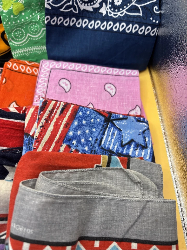 Lote De 20 Pañuelos para el Cuello 5 Vintage EE. UU. 5 Vacaciones 10 Colores Surtidos Prendas para la Cabeza Foto 3 de 4