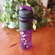 Rubbermaid Design Series Chug 20 Oz Water Bottle Flip Top Flowers Purple Gray