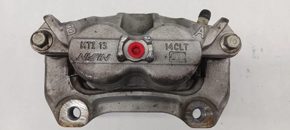 2022 HONDA PASSPORT Right passenger Caliper front OEM 13k miles 19 20 21 22 23 - Image 2 of 4